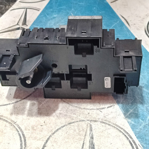 MERCEDES BENZ C CLASS W205 FUSE BOX RELAY UNIT A2059068501