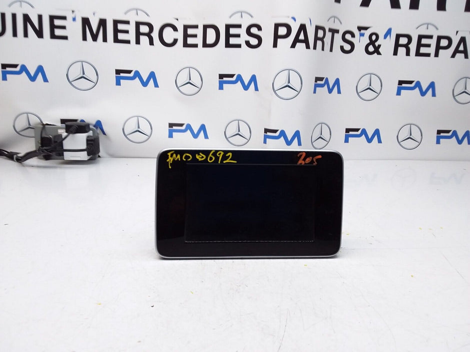 MERCEDES C-CLASS W205 2014 SAT NAV MULTIMEDIA SCREEN A2059004113 FM00692