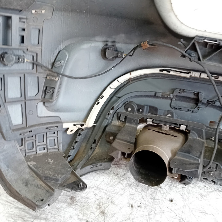 MERCEDES BENZ GLA W156 AMG REAR BUMPER ŴHITE 2016 A1568854340 COMPLETE FMX124