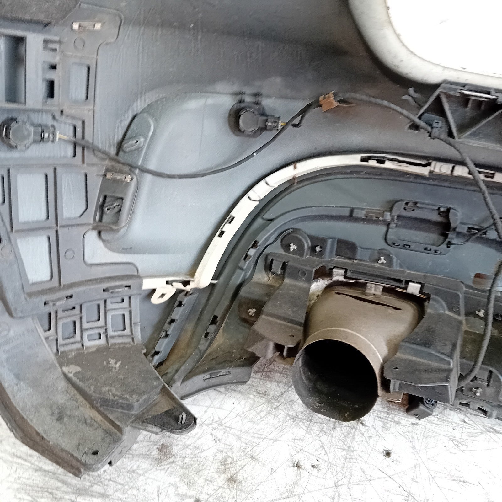 MERCEDES BENZ GLA W156 AMG REAR BUMPER ŴHITE 2016 A1568854340 COMPLETE FMX124