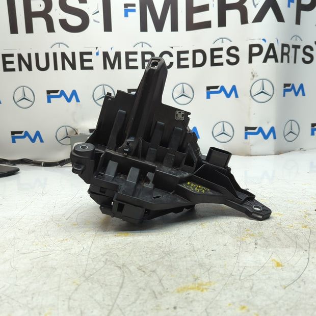 MERCEDES  E-CLASS W213 FUSE RELAY JUNCTION BOX A2135400750 2016 FM001367