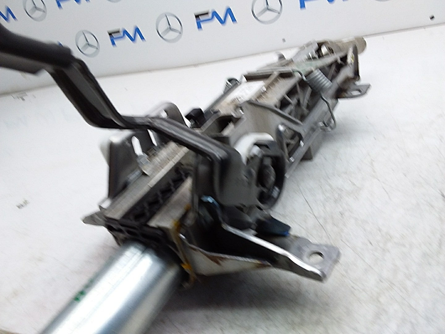 MERCEDES BENZ  B-CLASS W247  ADJUSTABLE STEERING COLUMN A2474608900 FMR490