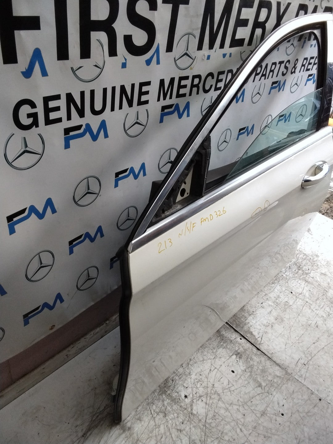 MERCEDES E-CLASS W213 SLN PASSENGER FRONT DOOR NSF WHITE 2016 ON COMPLETE FMD326