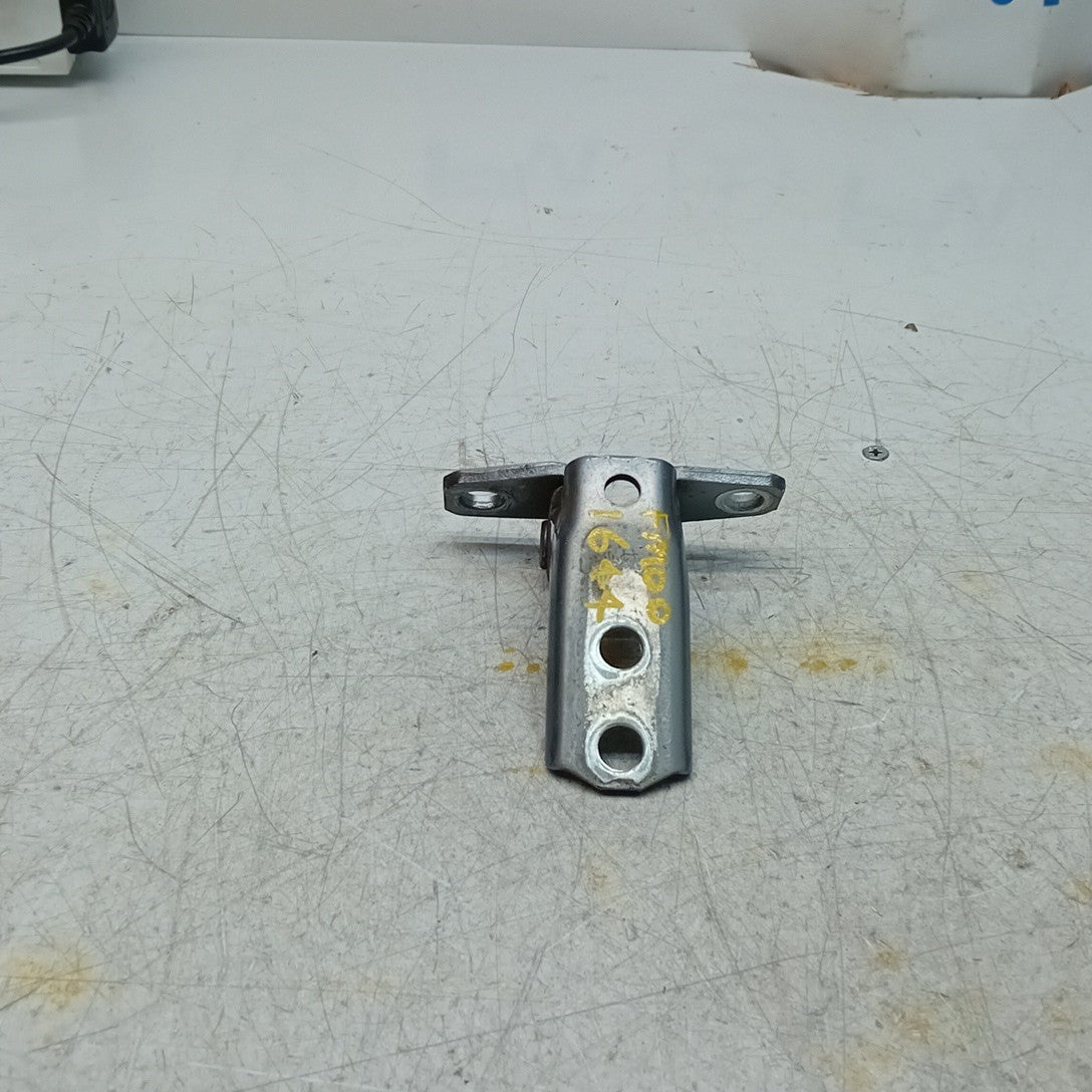 MITSUBISHI OUTLANDER MK3  FRONT DOOR HINGE PANEL E1 A046834 FM001644