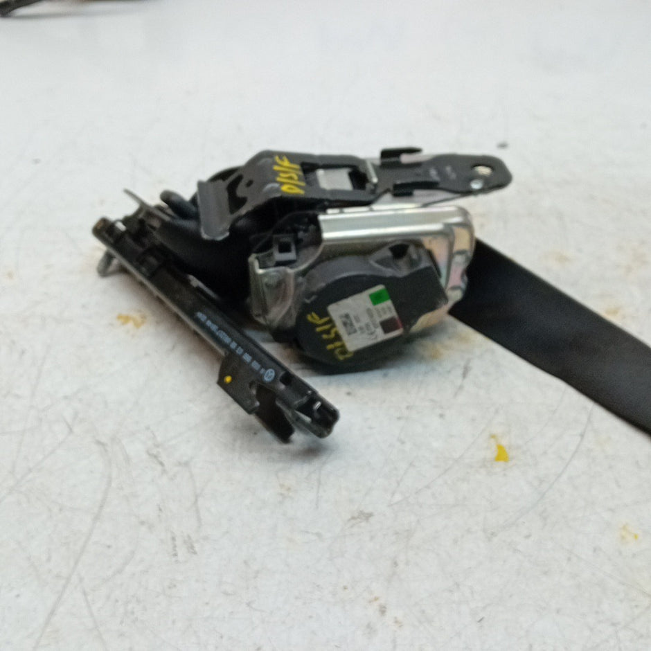 MERCEDES BENZ  C-CLASS W205 SEAT BELT FRONT DRIVER A2058600285 BLACK FM001234