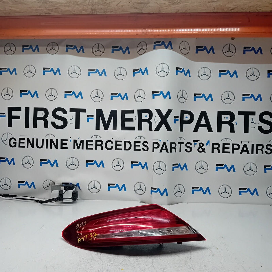MERCEDES C-CLASS W205 COUPE 2016 REAR PASSENGER N/S TAIL LIGHT A2059066300 FMT37
