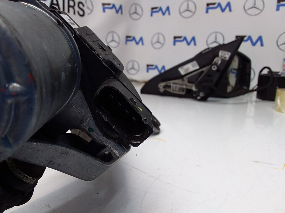MERCEDES E-CLASS 2019 W213 A2138207402 FRONT WIPER MOTOR  FM00178
