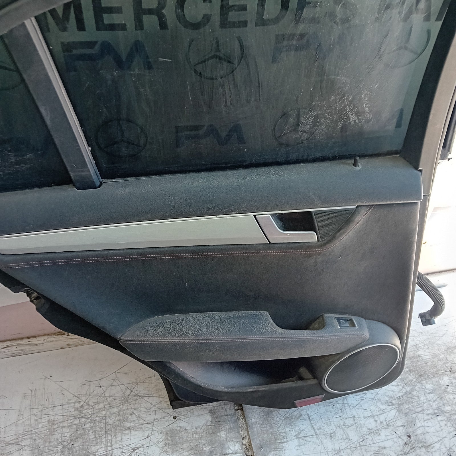 MERCEDES C-CLASS W204 SLN PASSENGER REAR DOOR NSR BLUE 2008-14 COMPLETE FMD462