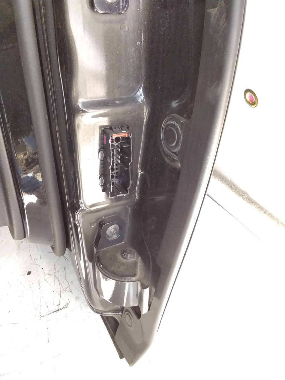 MERCEDES BENZ  E-CLASS W213 PASSENGER SIDE FRONT DOOR N/S/F COMPLETE BLACK FMD60
