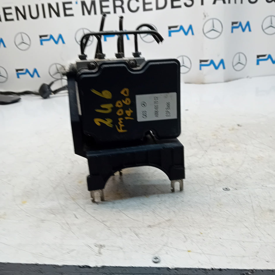 MERCEDES BENZ B-CLASS W246 ABS PUMP CONTROL MODULE UNIT A0084317512 FM001460
