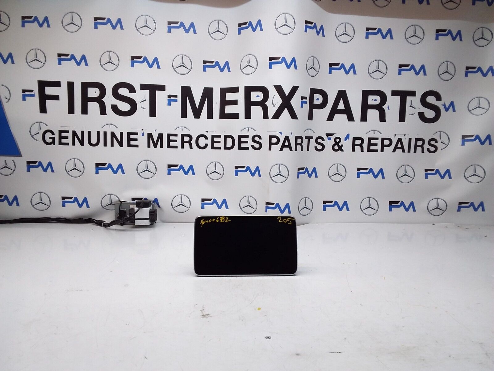 MERCEDES C-CLASS W205 2014 SAT NAV MULTIMEDIA SCREEN A2059002211 FM00682