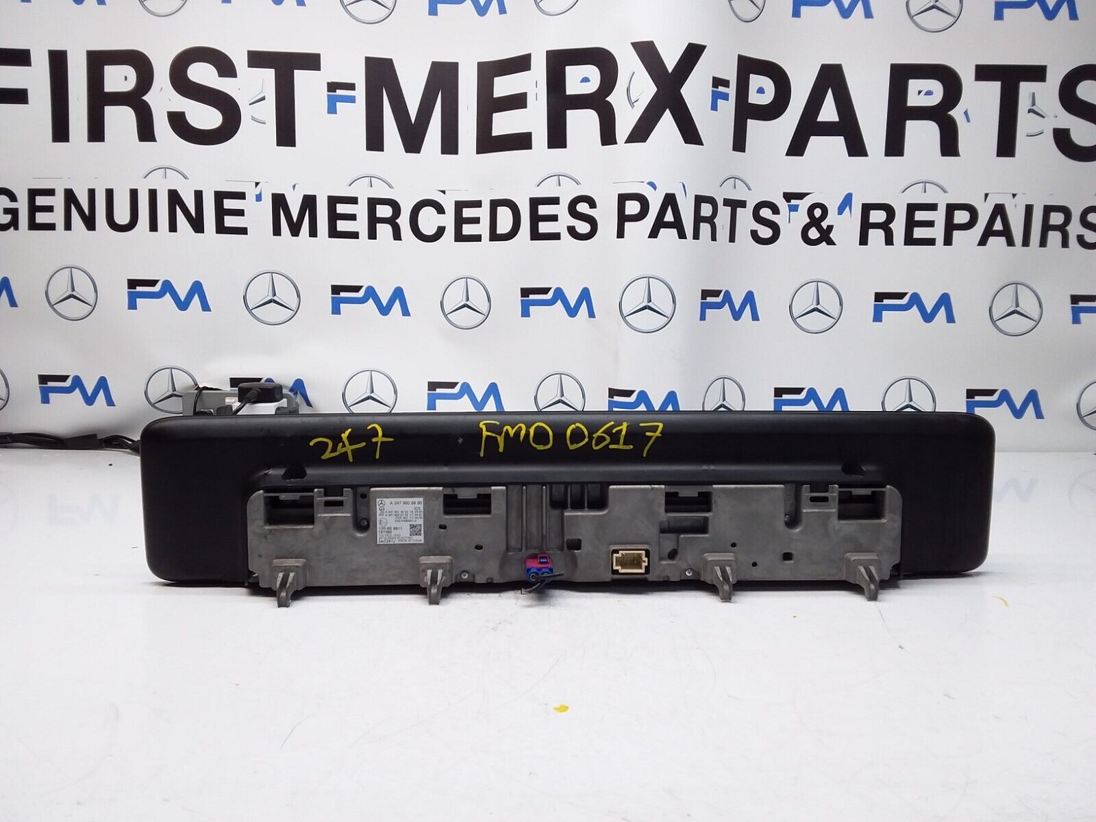 MERCEDES B-CLASS W247 DISPLAY SCREEN INSTRUMENT CLUSTER A2479008605 FM00617