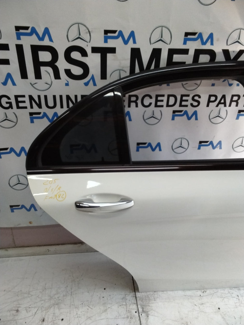 MERCEDES BENZ  C-CLASS W205 DRIVER SIDE REAR DOOR O/S/R COMPLETE WHITE FMD82