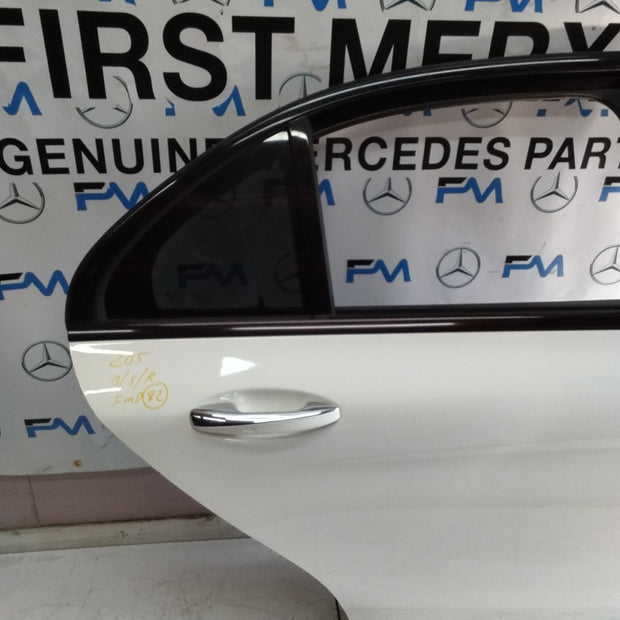 MERCEDES BENZ  C-CLASS W205 DRIVER SIDE REAR DOOR O/S/R COMPLETE WHITE FMD82