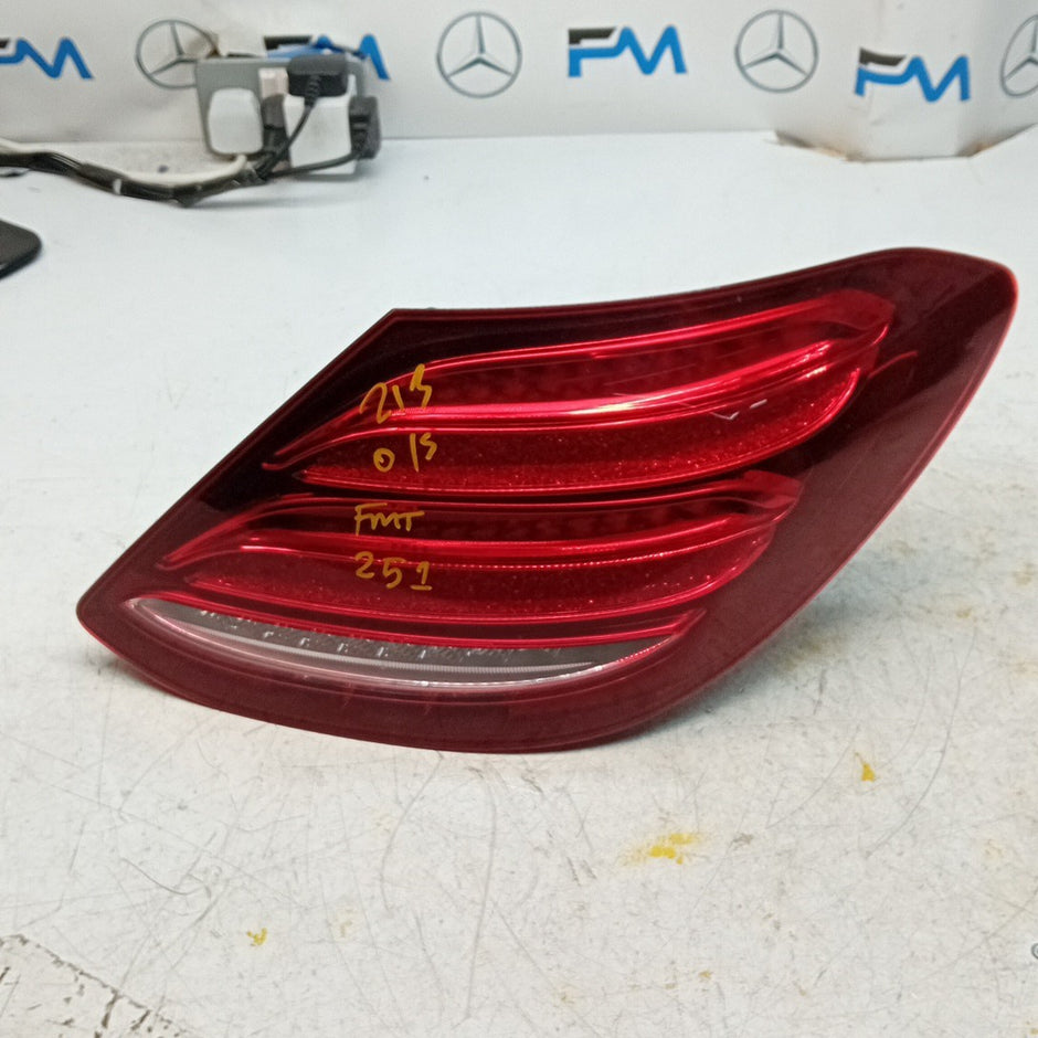 MERCEDES E-CLASS W213 DRIVER RIGHT OS REAR TAIL LIGHT A2139068000 FMT251