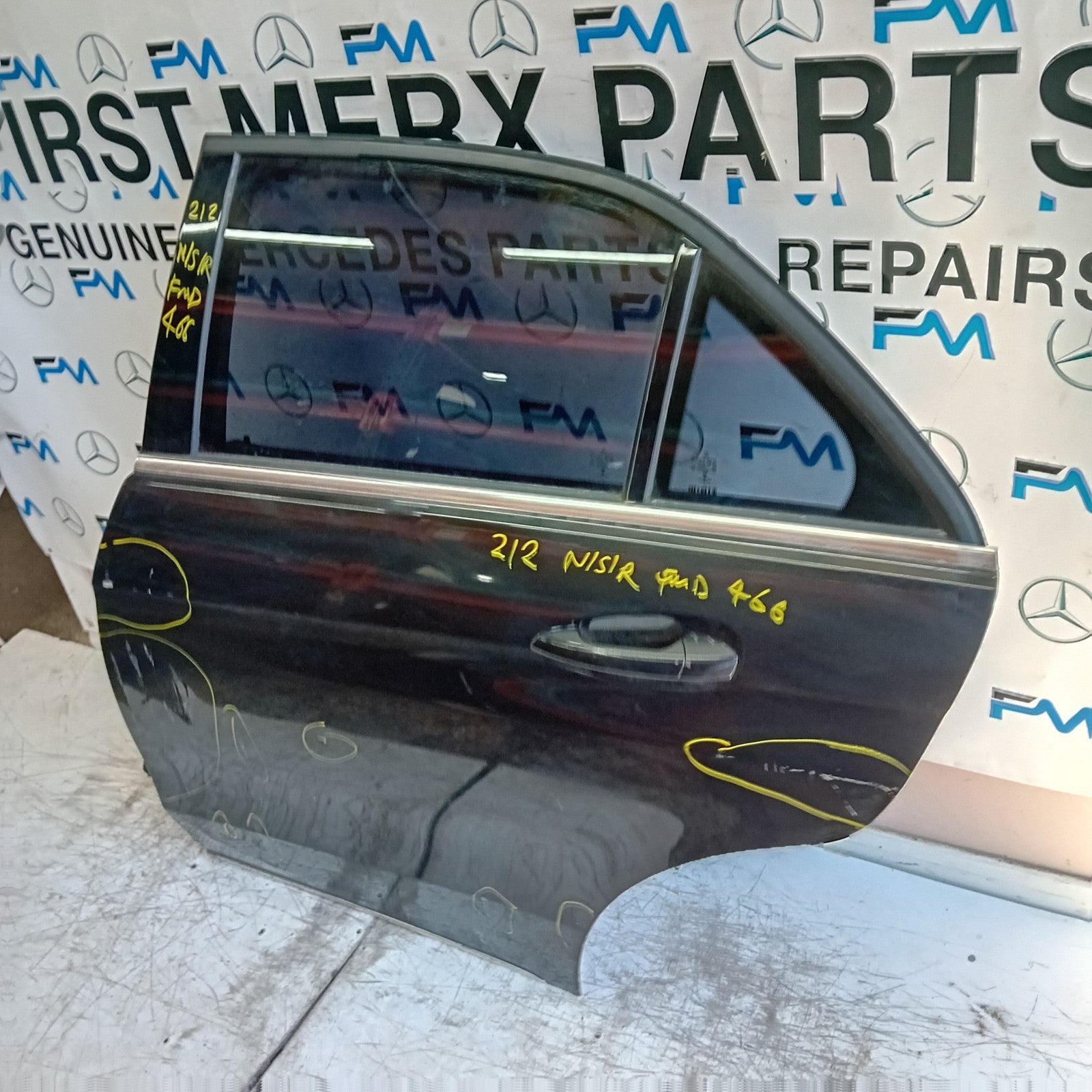 MERCEDES E-CLASS W212 PASSENGER REAR DOOR NSR BLACK 2014 COMPLETE FMD466