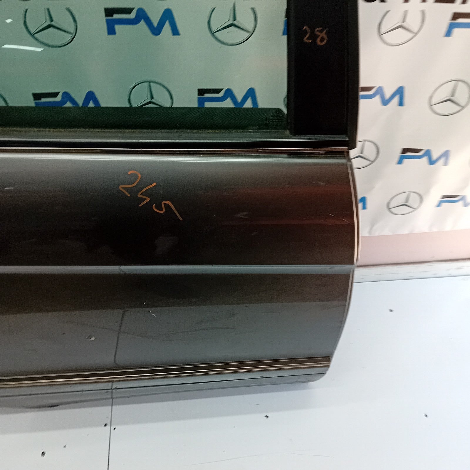 MERCEDES BENZ B-CLASS  W245  DRIVER SIDE REAR DOOR ( OFF SIDE REAR ) FM02