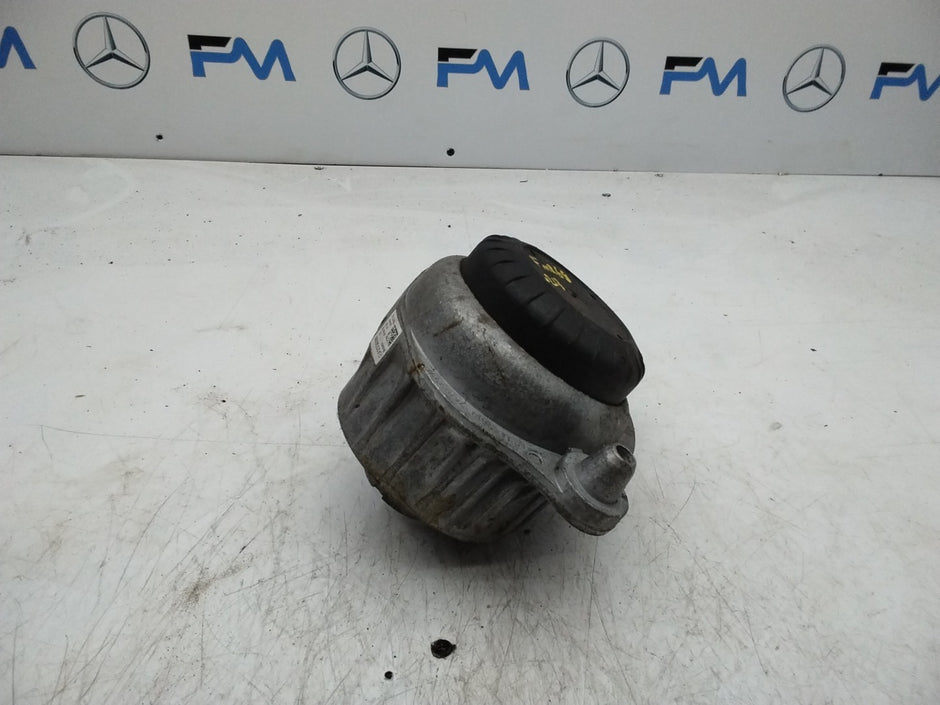 MERCEDES BENZ  E-CLASS W213 ENGINE SUPPORT BRACKET LEFT A2132400500 FMR68