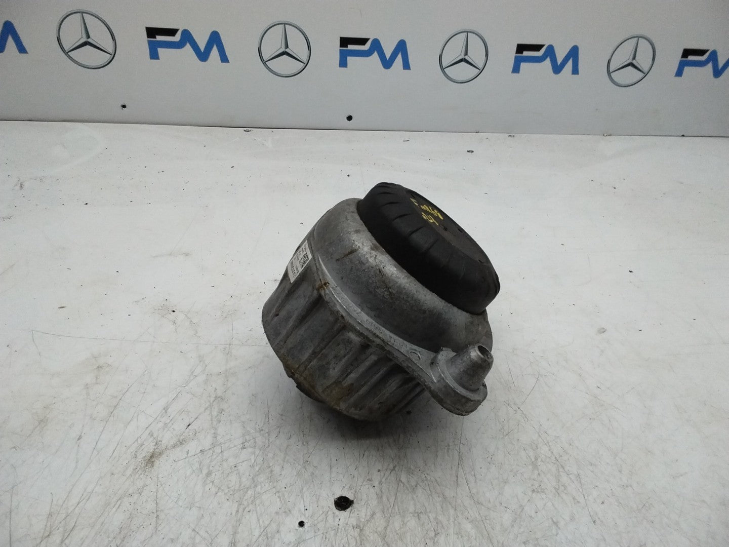 MERCEDES BENZ  E-CLASS W213 ENGINE SUPPORT BRACKET LEFT A2132400500 FMR68