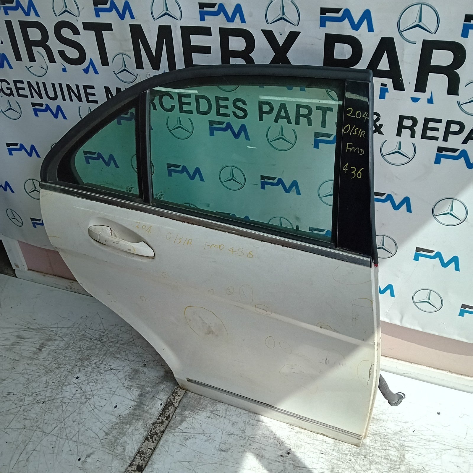 MERCEDES C-CLASS W204 SLN DRIVER REAR DOOR OSR WHITE COMPLETE 2009-2014 FMD436