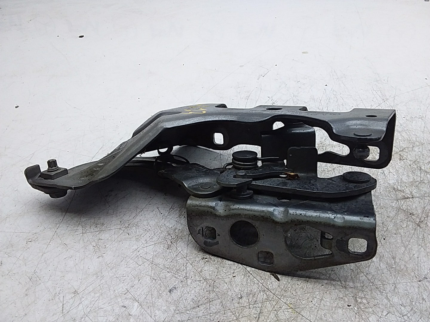 MERCEDES E-CLS W213 FRONT LEFT PASSENGER SIDE NS BONNET HINGE A2138800128 FMR256