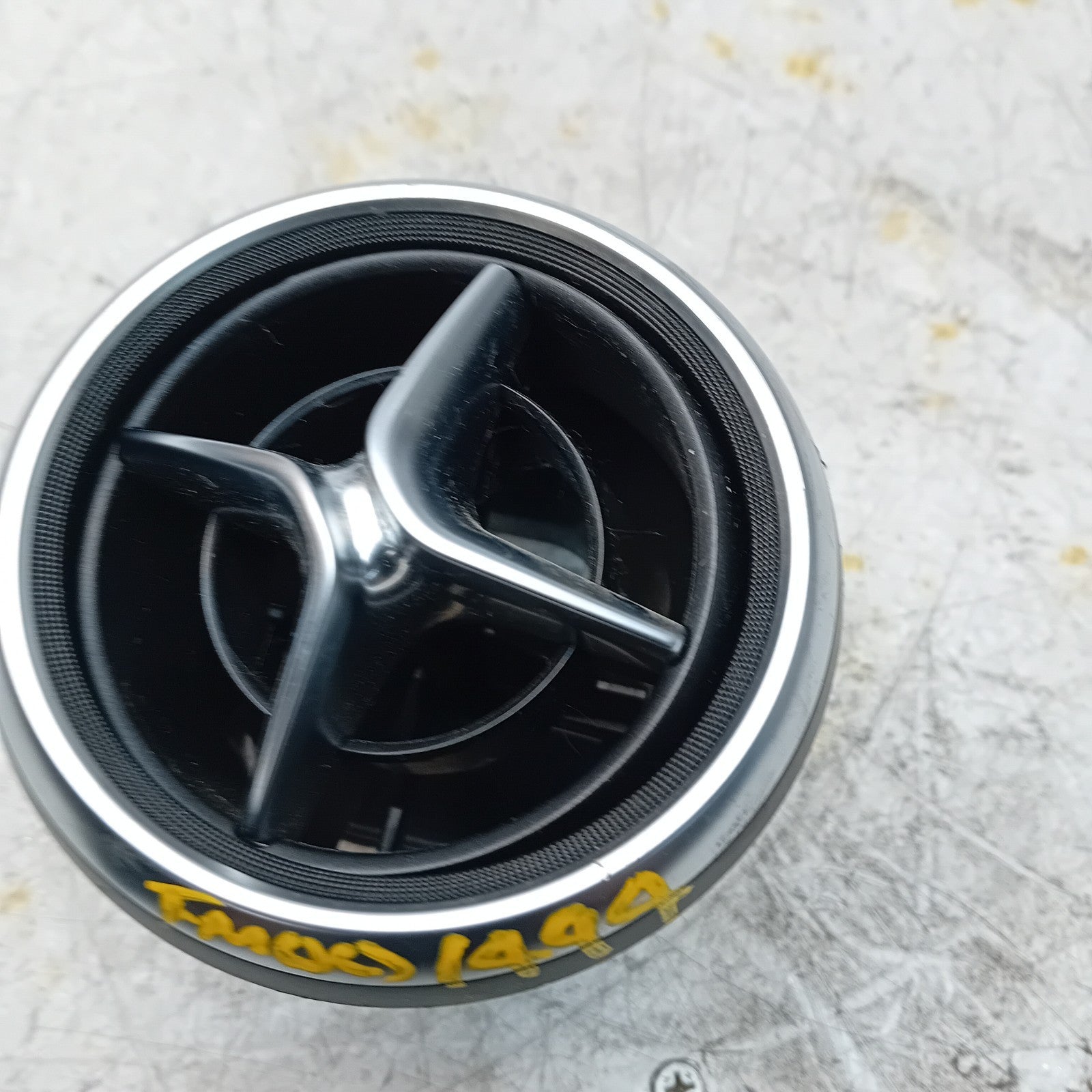 MERCEDES BENZ A-CLASS W176 DASHBOARD AIR VENT 2015 A1768300754 FM001494