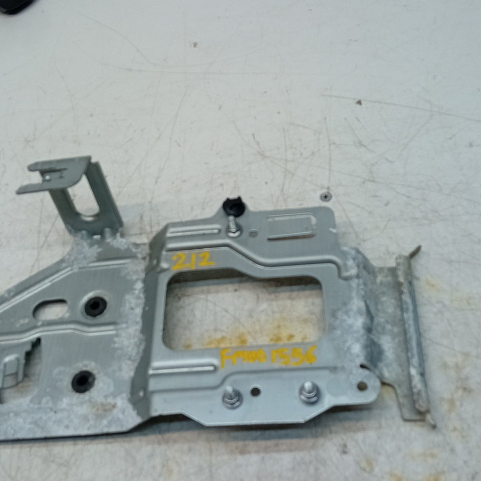 MERCEDES W205 GLC S C CLASS BRACKET ADBLUE CONTROL MODULE  A2125459440 FM001556