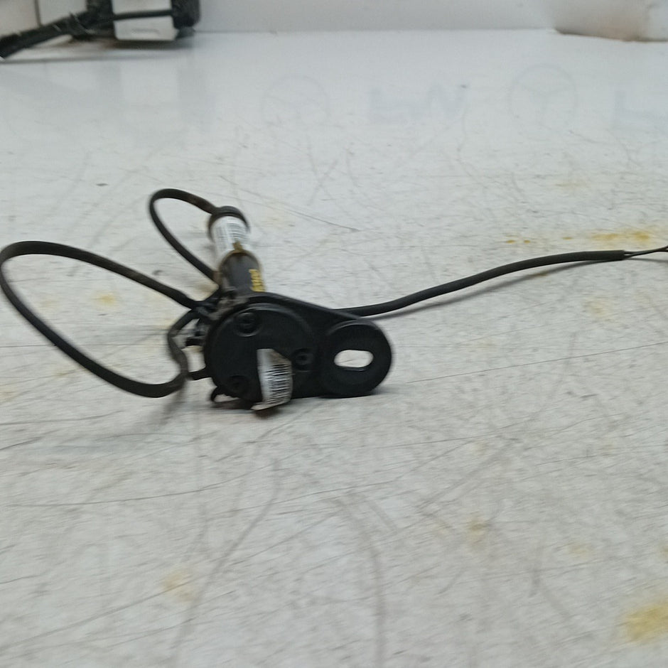 MERCEDES A CLASS W177 BONNET PEDESTRIAN ACTUATOR A1779062301 2018 FM001447