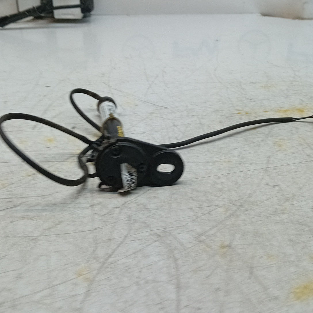 MERCEDES A CLASS W177 BONNET PEDESTRIAN ACTUATOR A1779062301 2018 FM001447