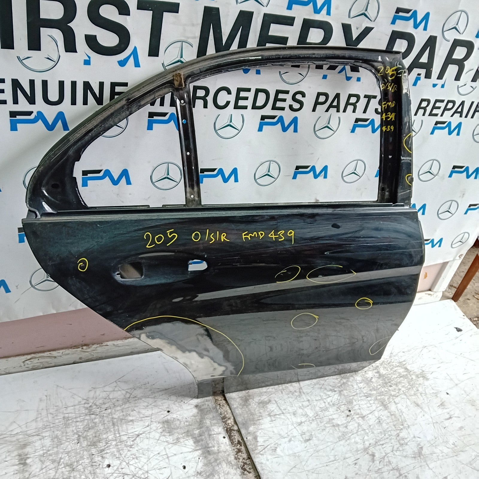 MERCEDES C-CLASS W205 SLN DRIVER REAR DOOR OSR BLACK 2014 ON FMD439