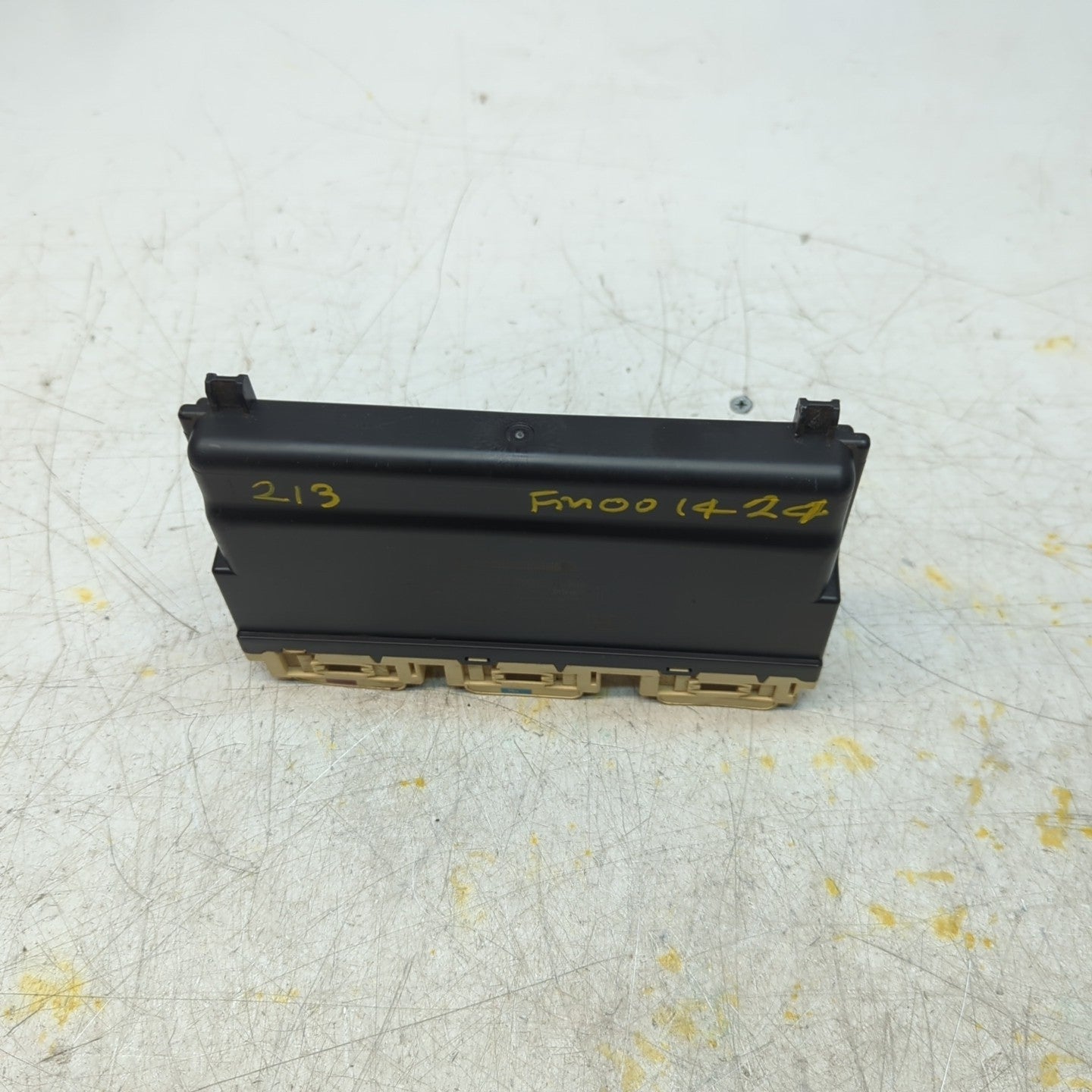 MERCEDES E CLASS W213 FRONT RIGHT SEAT CONTROL MODULE A2139002713 FM001424