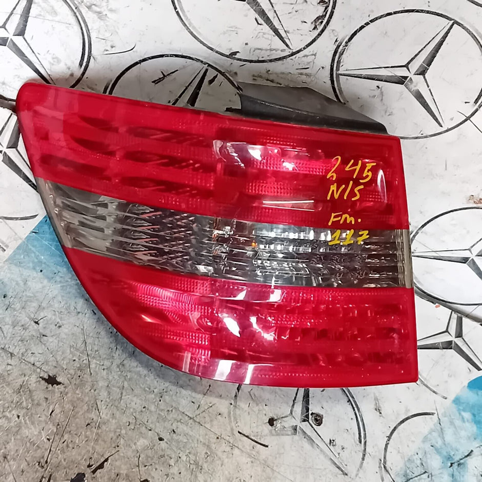 MERCEDES BENZ  B-CLASS W245  2005-2011 PASSENGER SIDE ( NEAR SIDE )  TAIL LIGHT