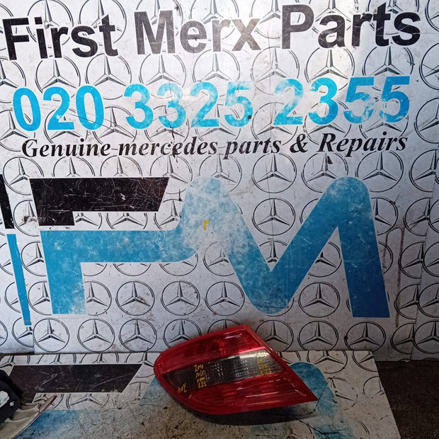 MERCEDES BENZ C-CLASS W204 REAR PASSENGER SIDE ( N.S ) TAIL LIGHT 2048202964