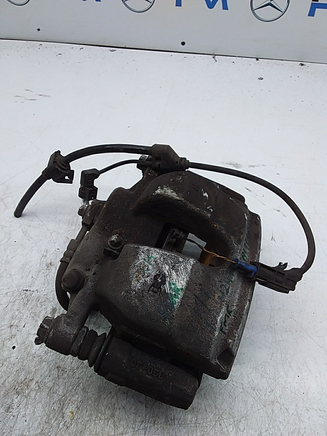 MERCEDES GLA  W247 WHEEL BRAKE CALIPER  LEFT PASSENGER SIDE A1774213400 FMR365