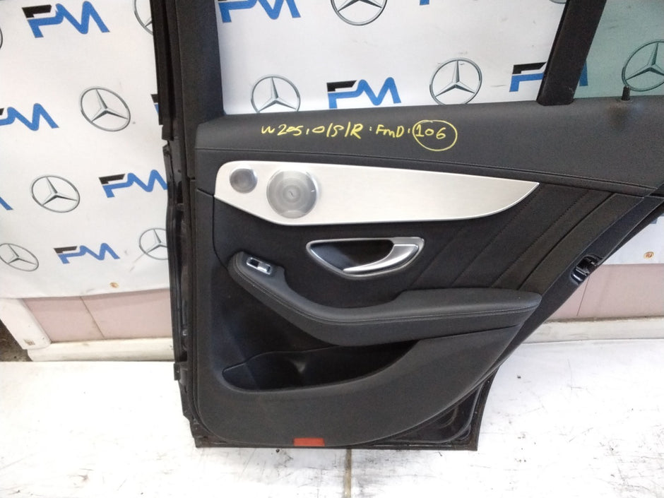MERCEDES BENZ  C-CLASS W2O5 DRIVER SIDE REAR DOOR O/S/R COMPLETE GREY FMD106