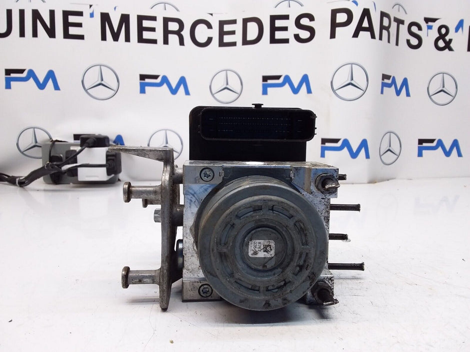 MERCEDES C-CLASS W205 ABS PUMP MODULE CONTROL UNIT A2539011400 FM00426