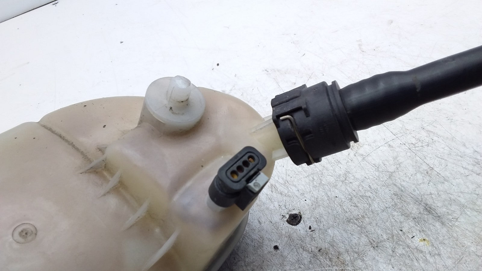 MERCEDES BENZ B-CLASS W246 COOLANT EXPANSION TANK A2465000049 FMR442