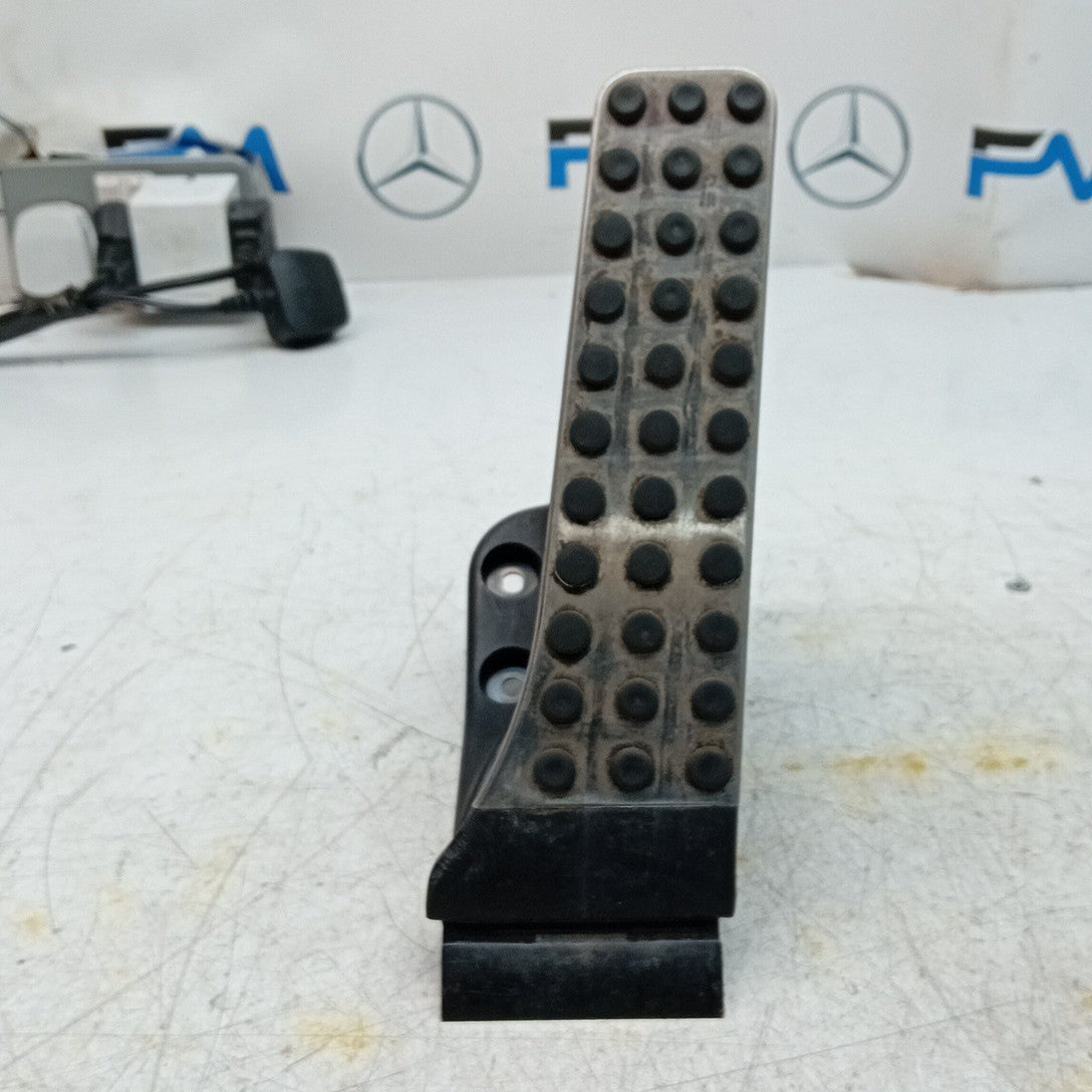 MERCEDES BENZ C-CLASS W205 THROTTLE ACCELERATOR A2053000104 2014 ON FM001560