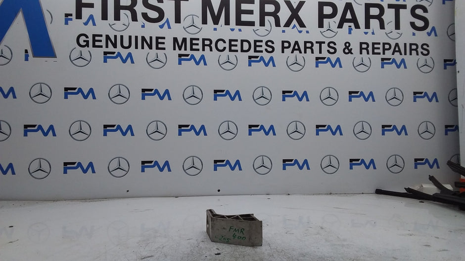 MERCEDES BENZ  C-CLASS  RADIATOR MOUNT BRACKET RIGHT SIDE   FMR400