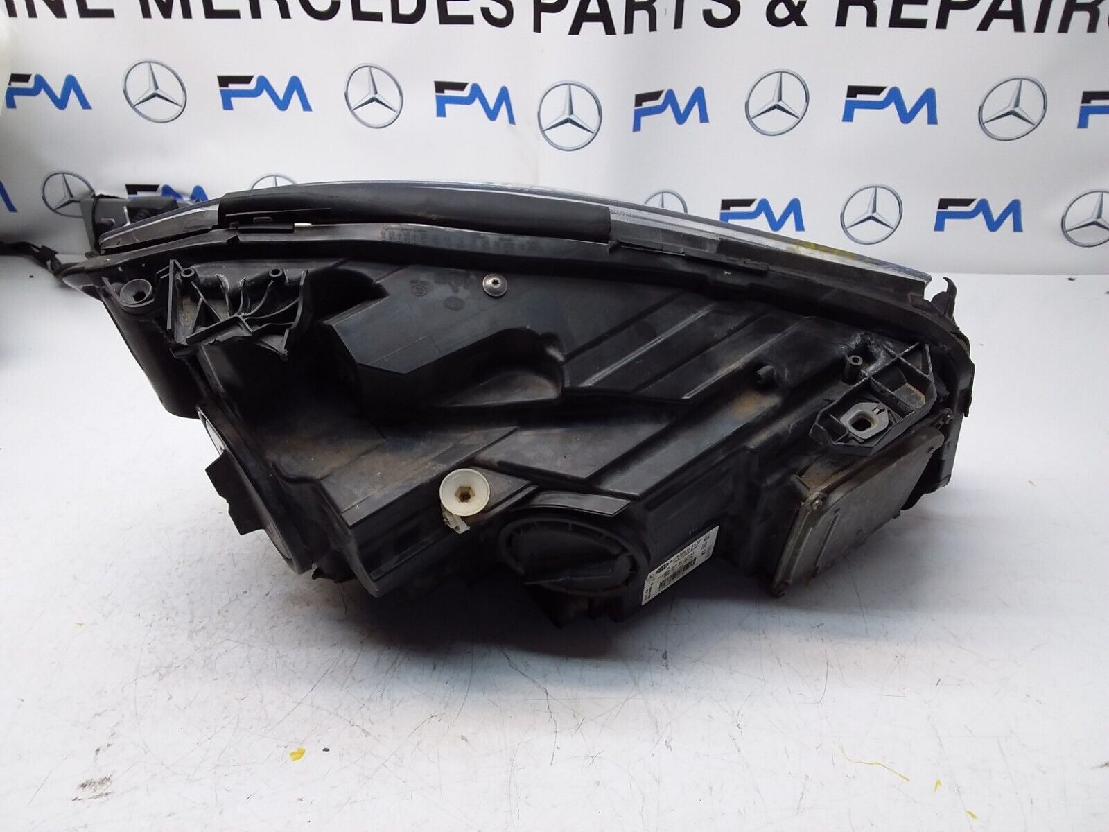 2015 MERCEDES A-CLASS W176 HEADLIGHT PASSENGER NS A1768204461 FMH113 (Damaged)