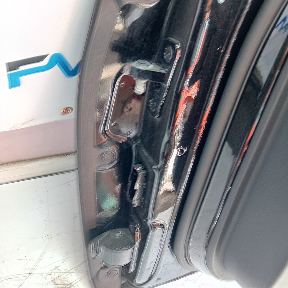MERCEDES BENZ  E-CLASS W213 DRIVER SIDE FRONT DOOR O/S/F COMPLETE BLACK FMD112