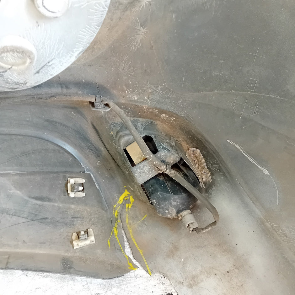 MITSUBISHI OUTLANDER MK3 REAR BUMPER WHITE 2013 COMPLETE FMX110