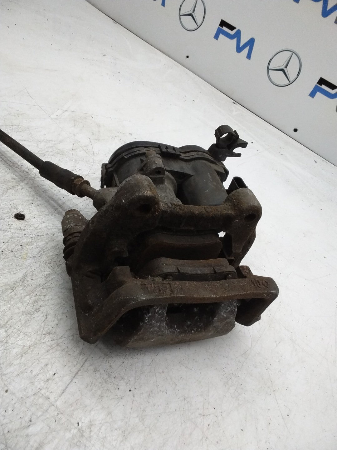 MERCEDES  B-CLASS W246 BRAKE CALIPER REAR LEFT PASSENGER SIDE A2464232198 FMR135
