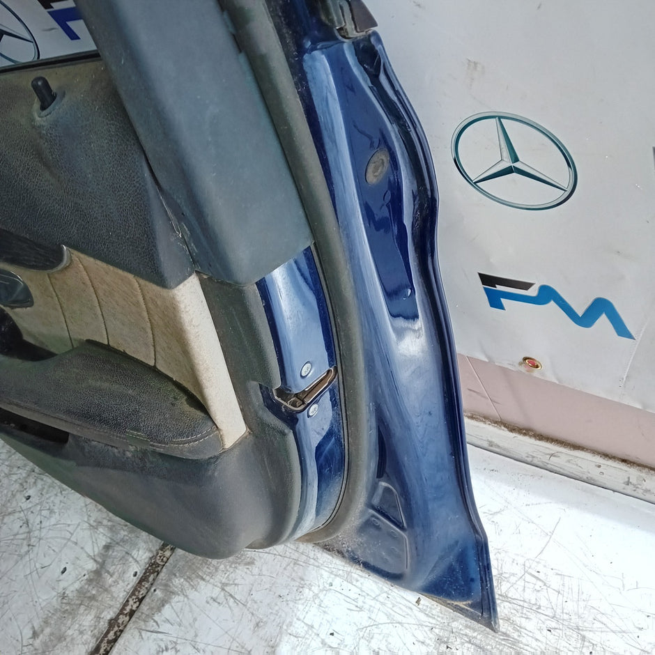 MEECEDS C-CLASS W205 DRIVER FRONT DOOR OSF BLUE 2014 ON COMPLETE FMD397