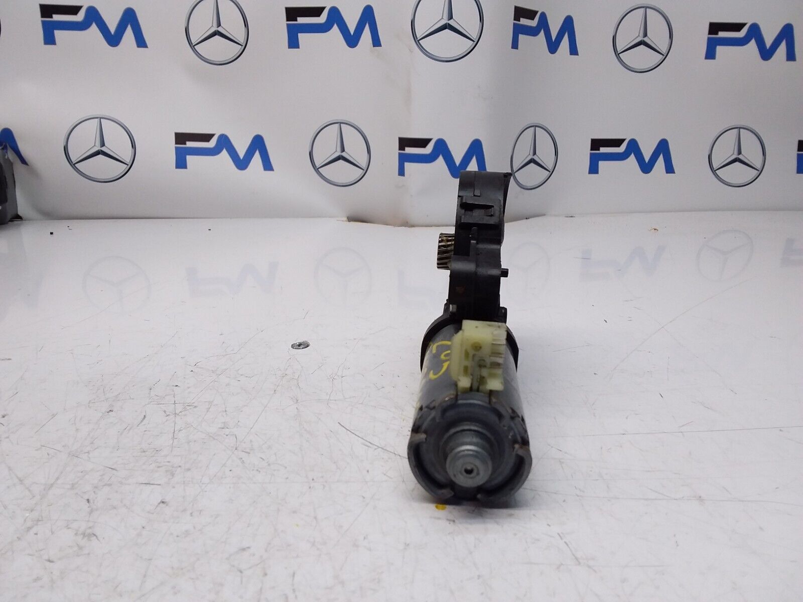 Mercedes C-CLASS W205 2018 Sunroof Motor Regulator 0390200100 FM00443