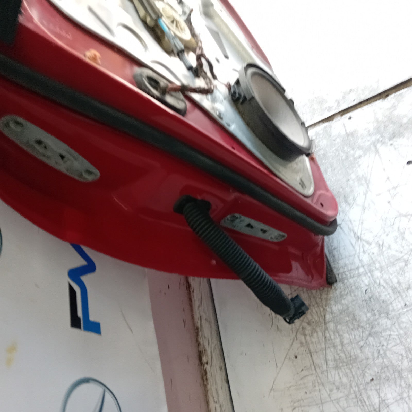 MERCEDES BENZ C-CLASS W204 EST DRIVER REAR DOOR OSR 2011 RED  FMD489