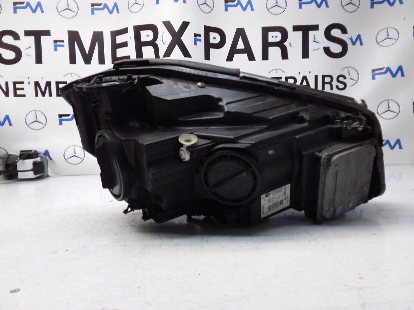 2016 MERCEDES A-CLASS W176 HEADLIGHT PASSENGER NS A1768202961 FMH114 (Damaged)