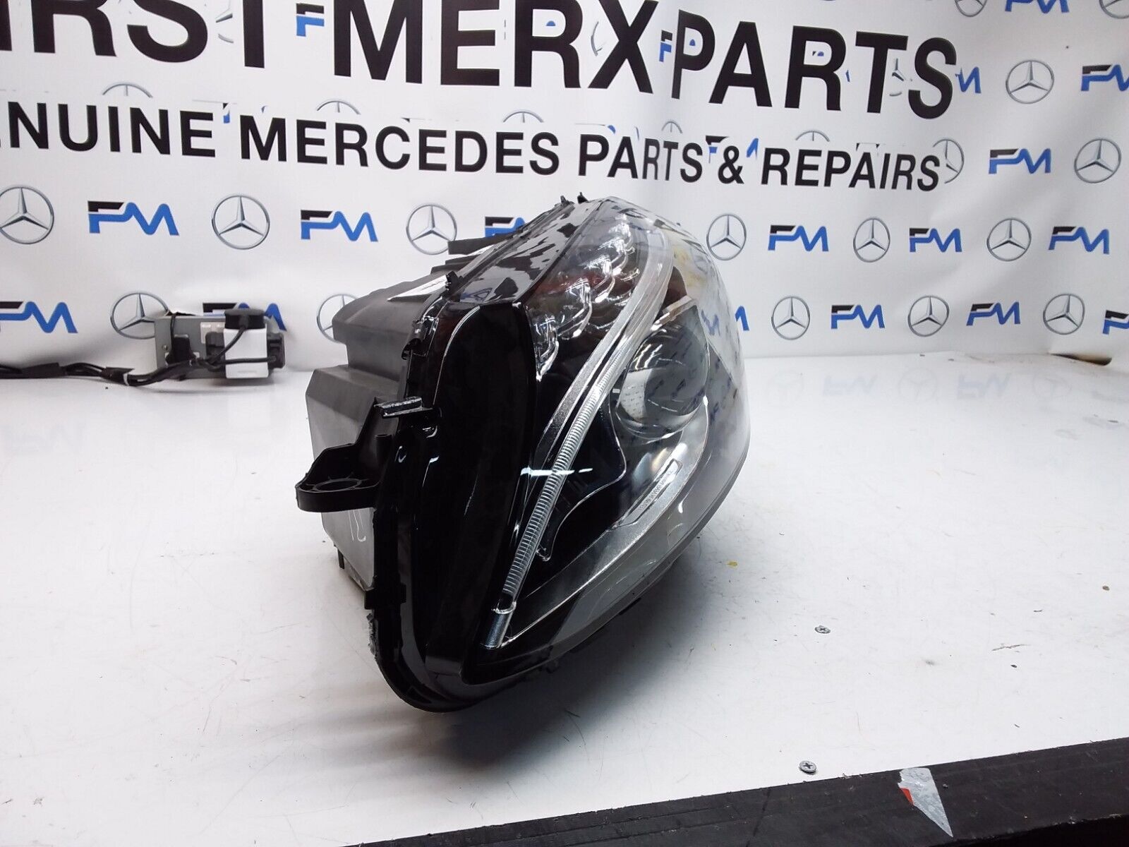 2018 MERCEDES C-CLASS W205 N/S PASSENGER HEADLIGHT A2059062504 FMH52 LED HIGH