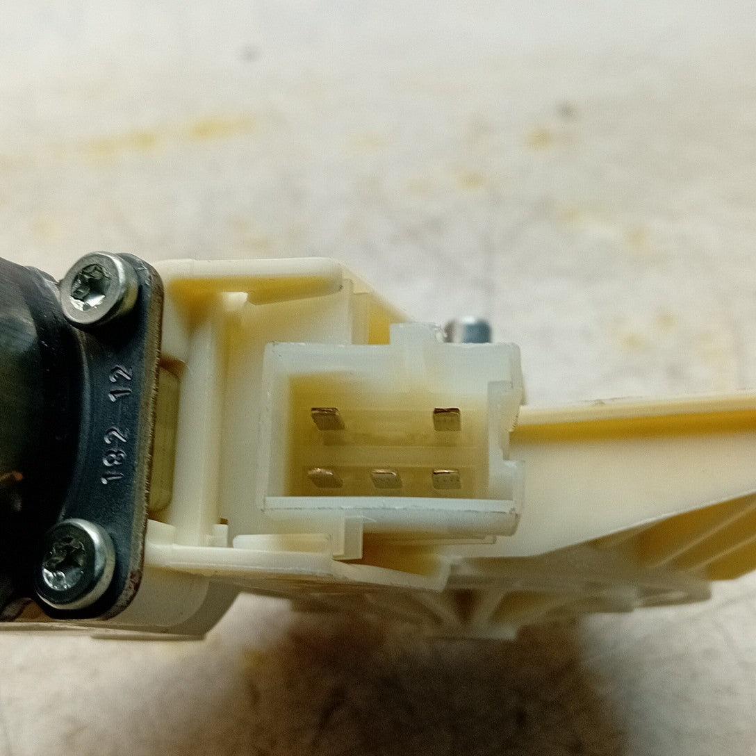 MERCEDES C-CLASS W204 WINDOW REGULATOR MOTOR LEFT NSF A2048200642 FM001456