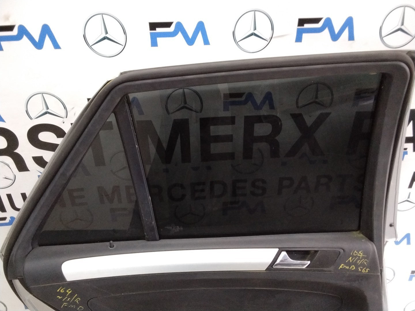 MERCEDES M-CLASS W164  PASSENGER REAR DOOR NSR GREY 2005-11 FMD565
